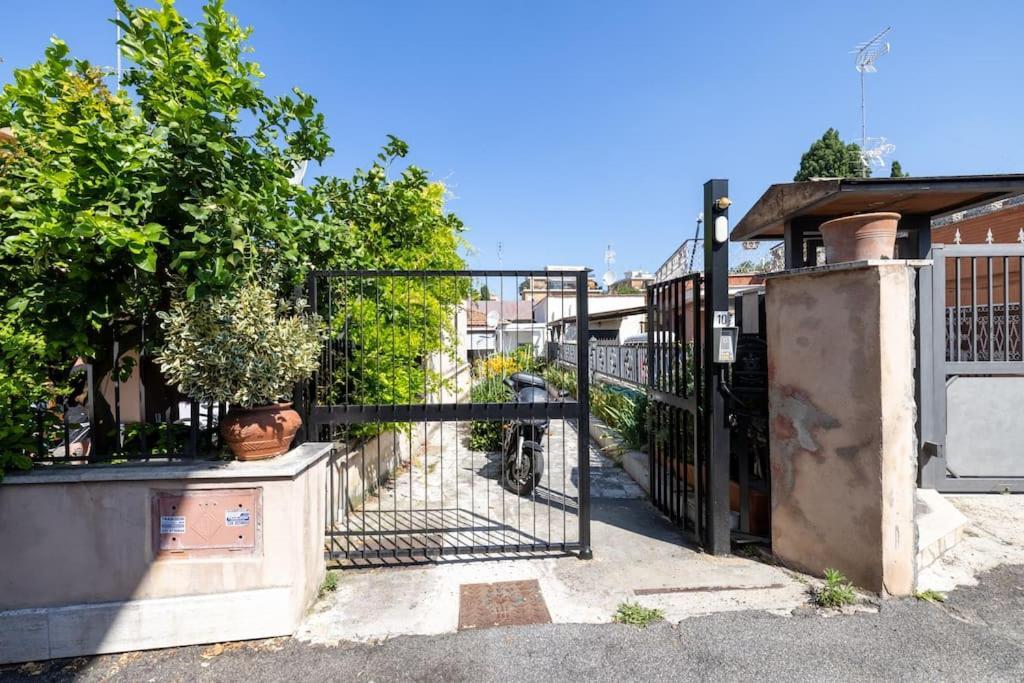 Appartamento Casa Gemelli - Metro Per Il Centro Di - Roma